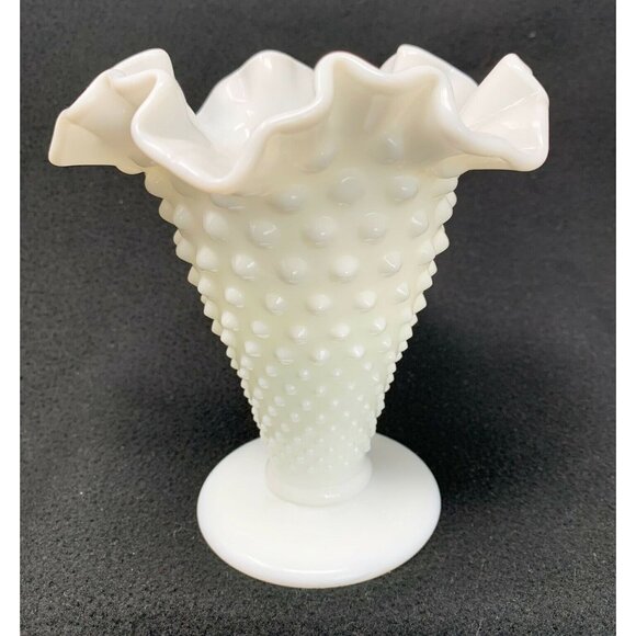 FENTON MILK GLASS HOBNAIL DOUBLE CRIMPED VASE ~ Ruffled Edge ~ Pre-1970 - Picture 3 of 7
